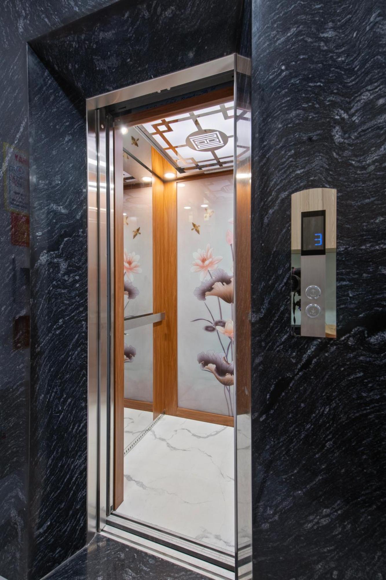 Lane 9 Aparthotel